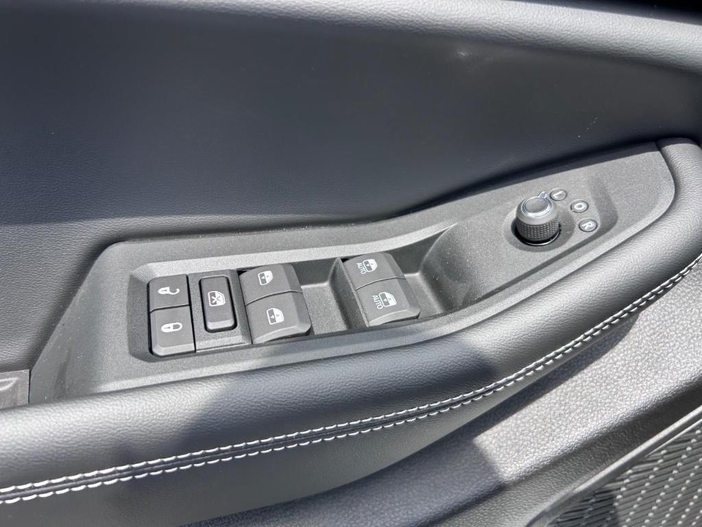 new 2025 Jeep Grand Cherokee car, priced at $40,177
