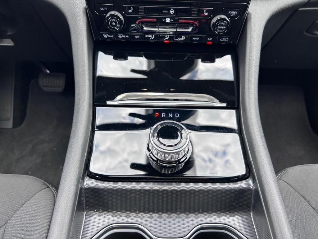 new 2025 Jeep Grand Cherokee car, priced at $40,177