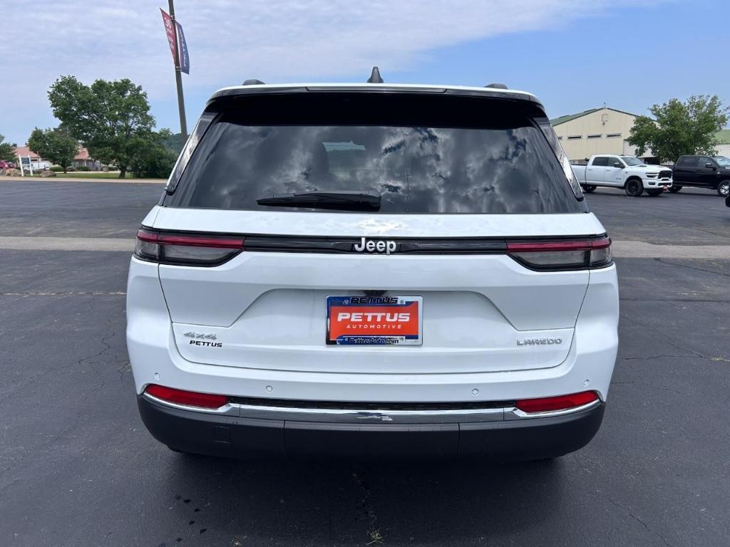 new 2025 Jeep Grand Cherokee car, priced at $40,177