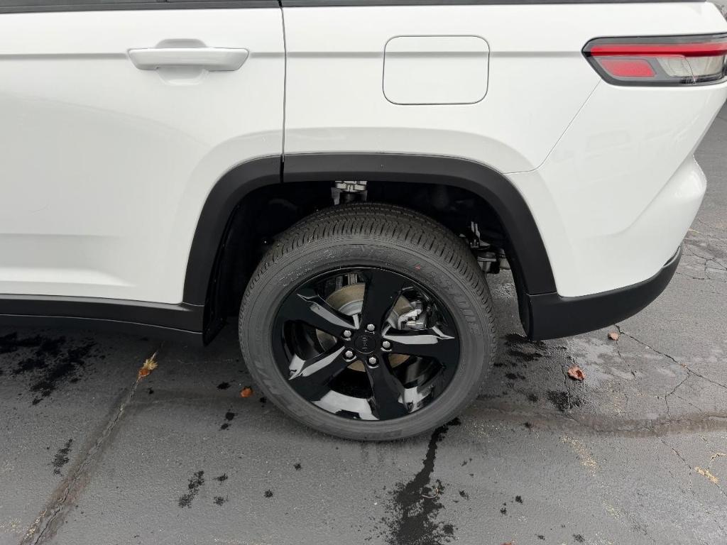 new 2025 Jeep Grand Cherokee car, priced at $39,345