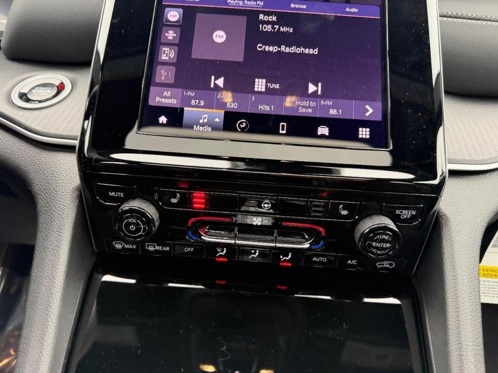 new 2025 Jeep Grand Cherokee car, priced at $39,345