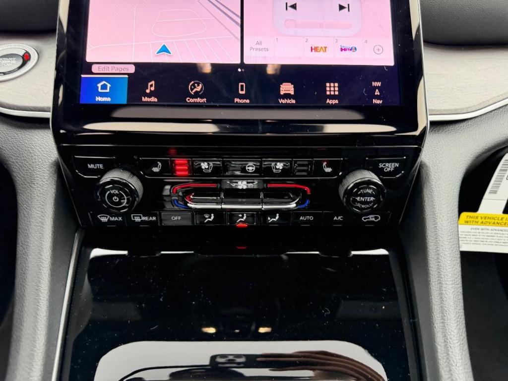 new 2025 Jeep Grand Cherokee car, priced at $42,045