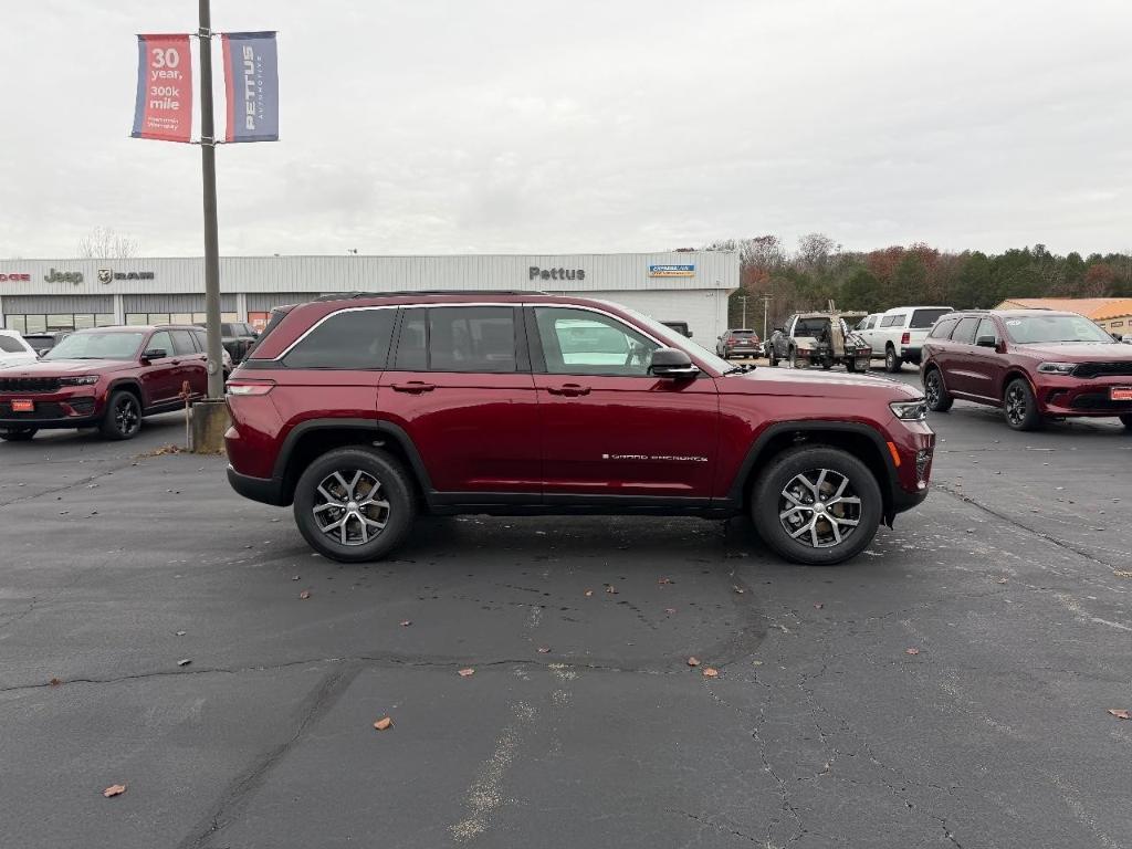 new 2025 Jeep Grand Cherokee car, priced at $42,045