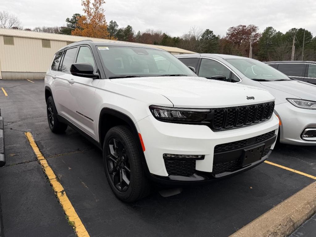 new 2025 Jeep Grand Cherokee L car, priced at $47,095