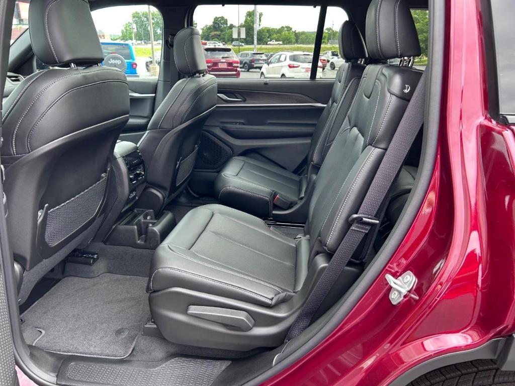 new 2025 Jeep Grand Cherokee L car, priced at $49,072