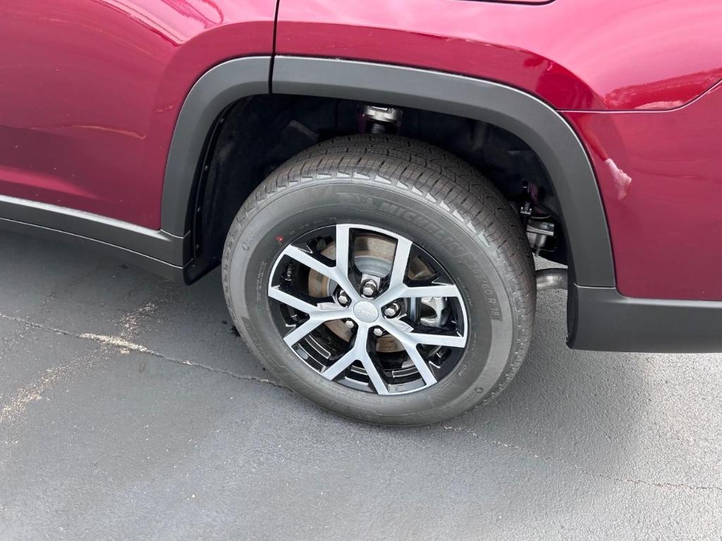 new 2025 Jeep Grand Cherokee L car, priced at $49,072