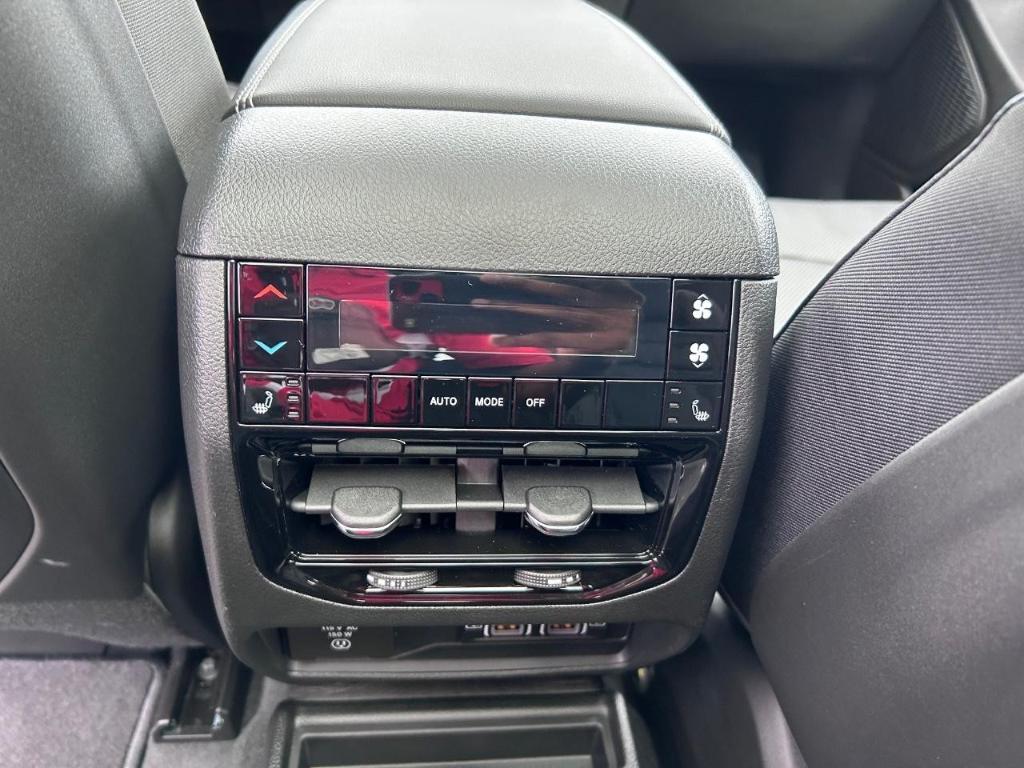 new 2025 Jeep Grand Cherokee L car, priced at $49,072