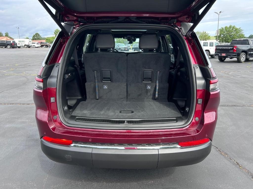 new 2025 Jeep Grand Cherokee L car, priced at $49,072