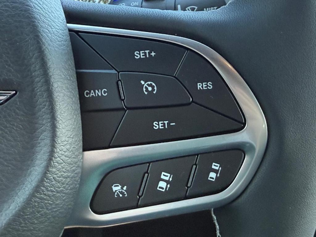 new 2025 Chrysler Pacifica car, priced at $39,802