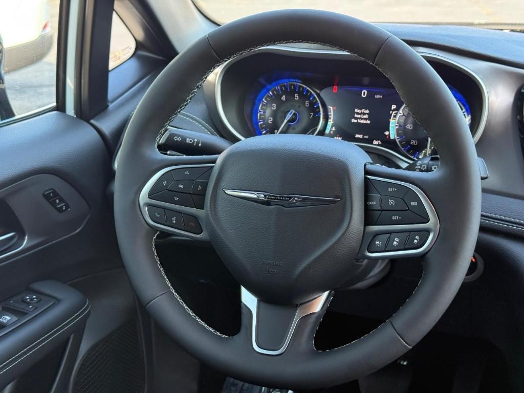 new 2025 Chrysler Pacifica car, priced at $39,802