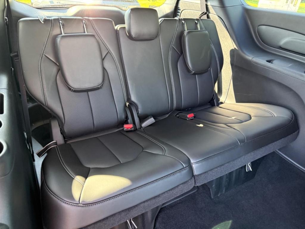 new 2025 Chrysler Pacifica car, priced at $39,802
