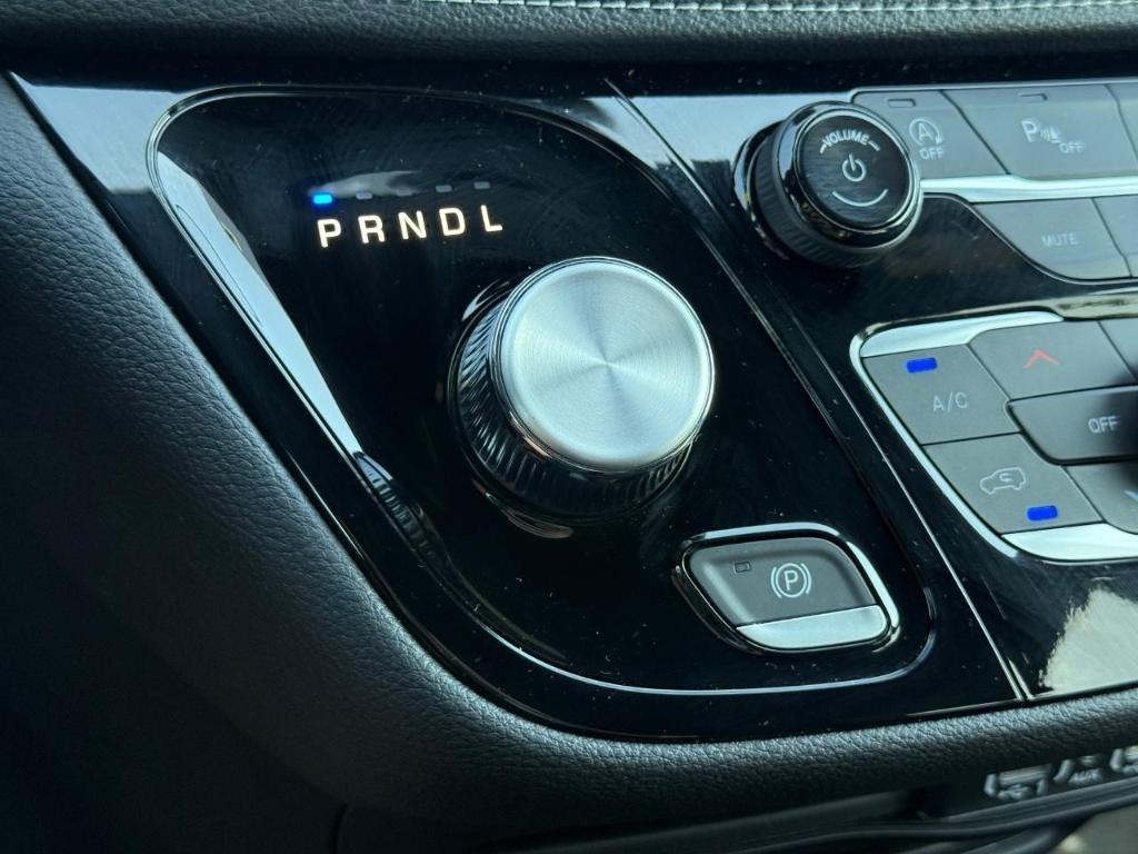 new 2025 Chrysler Pacifica car, priced at $39,802