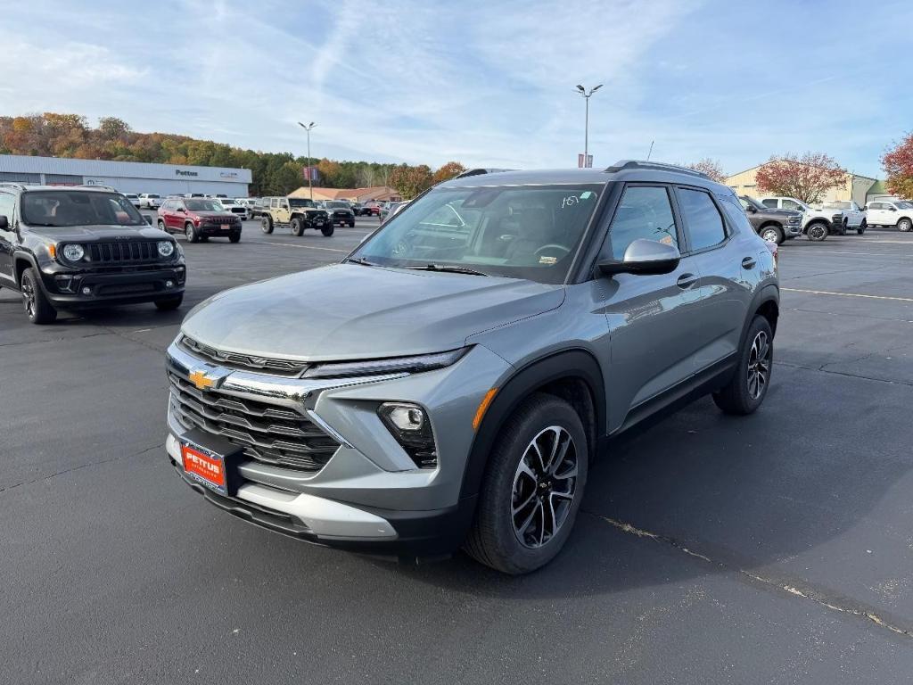 used 2025 Chevrolet TrailBlazer car, priced at $22,541