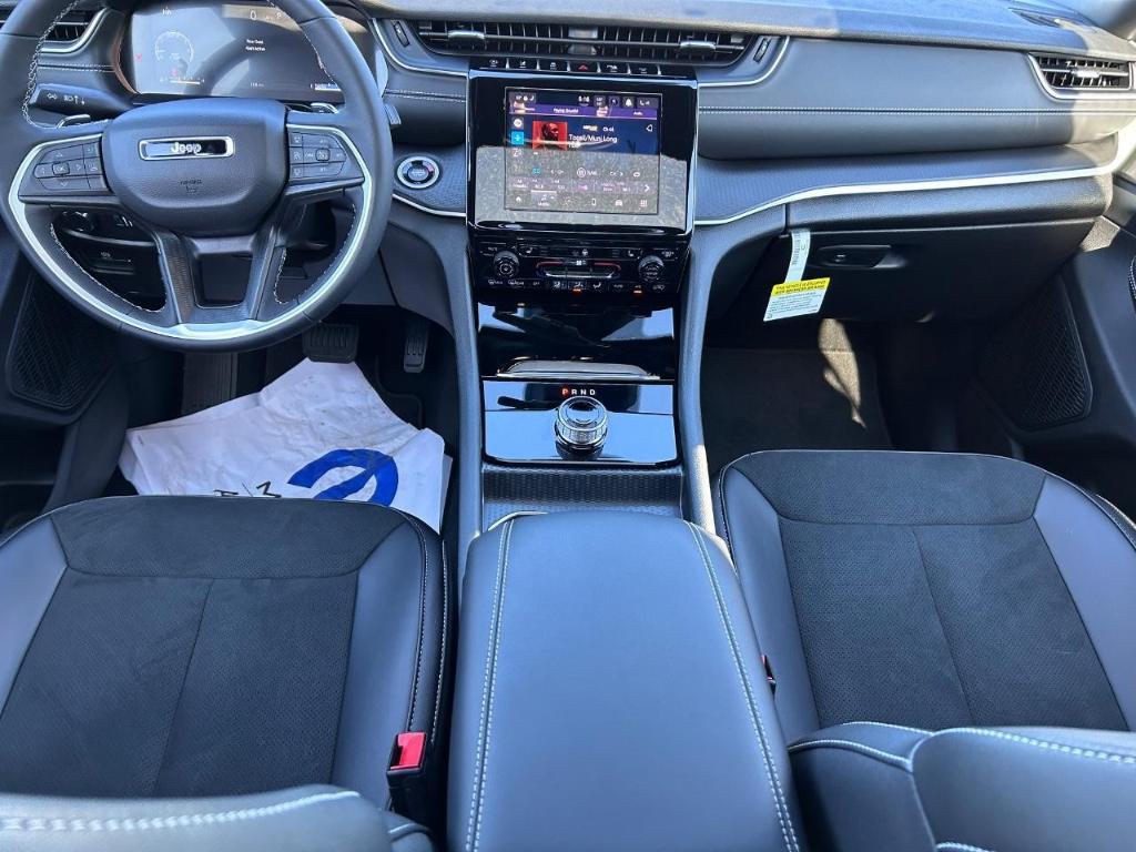 new 2025 Jeep Grand Cherokee car, priced at $43,030