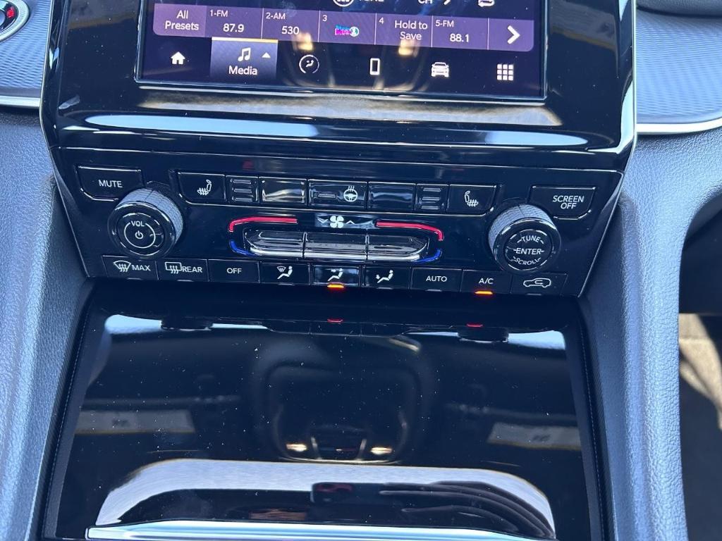 new 2025 Jeep Grand Cherokee car, priced at $43,030