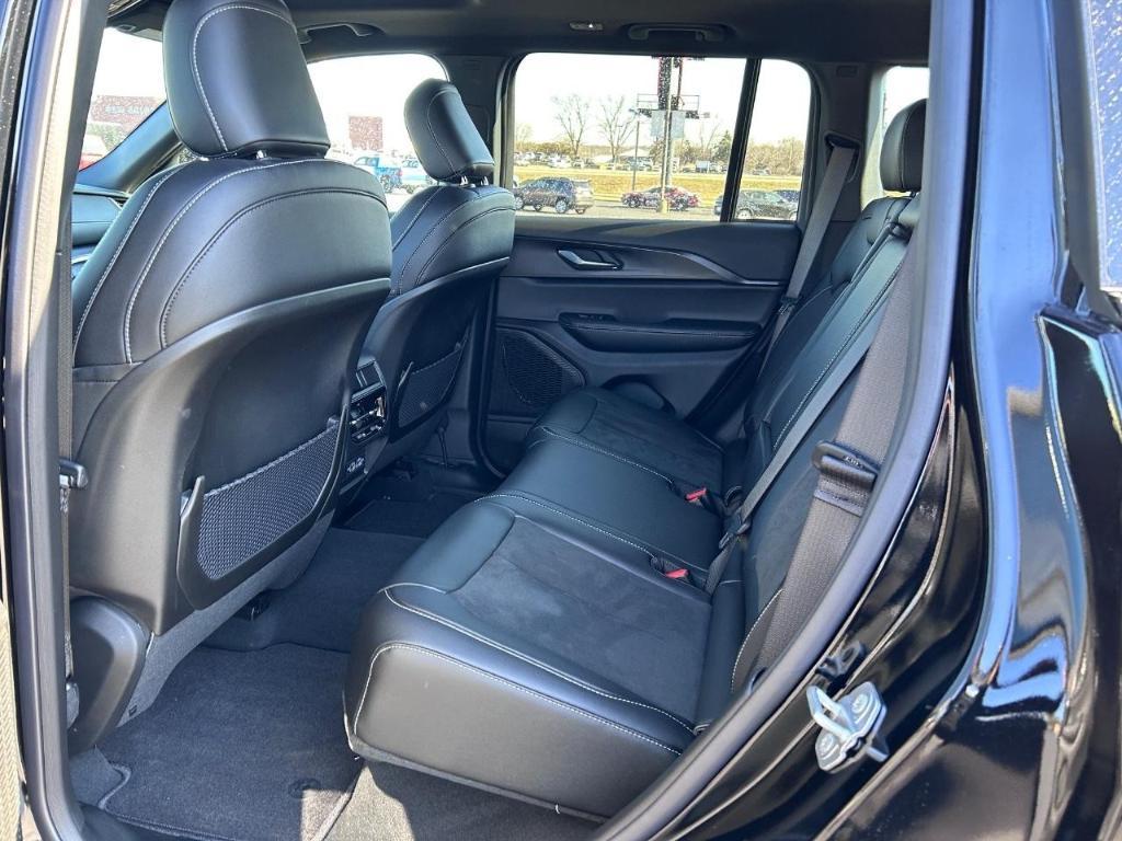 new 2025 Jeep Grand Cherokee car, priced at $43,030