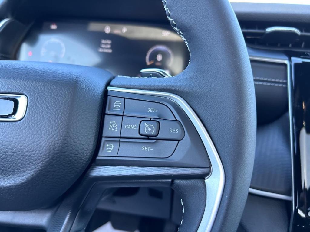 new 2025 Jeep Grand Cherokee car, priced at $43,030
