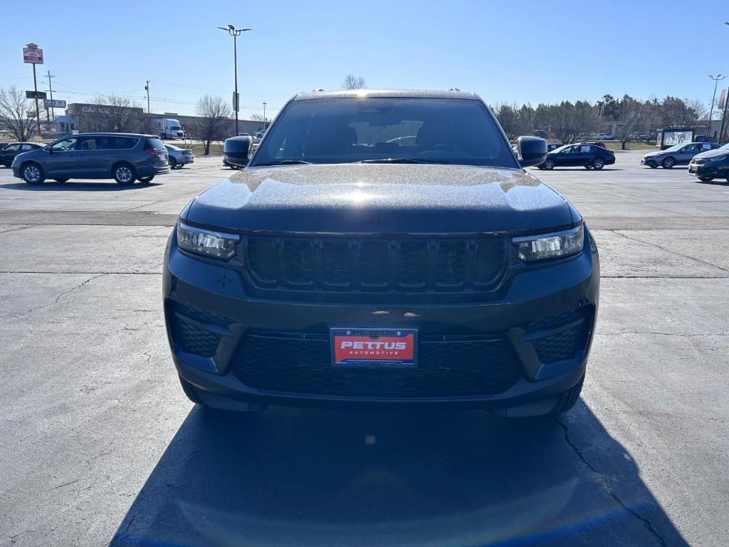 new 2025 Jeep Grand Cherokee car, priced at $43,030