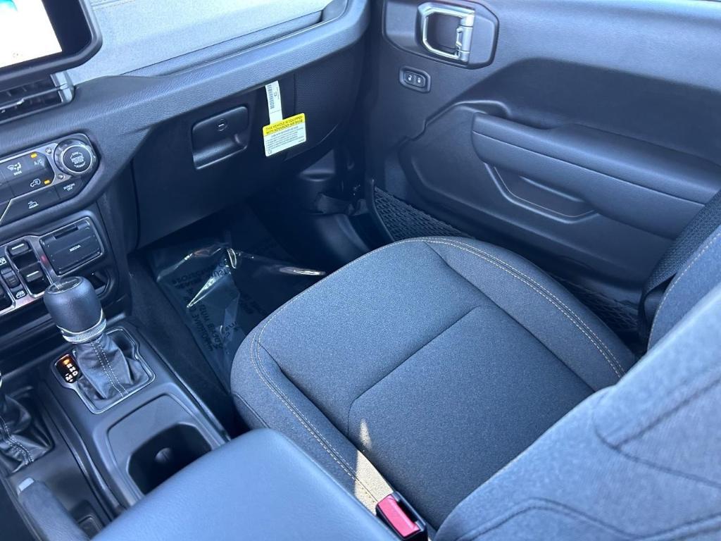 new 2025 Jeep Gladiator car, priced at $37,045