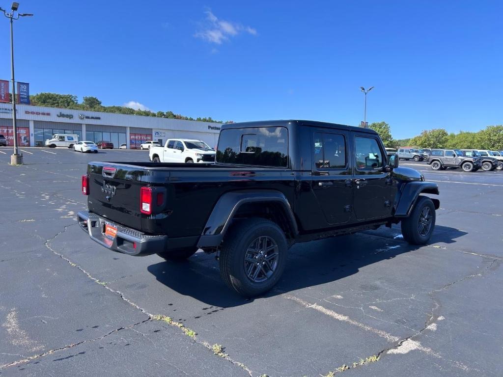 new 2025 Jeep Gladiator car, priced at $37,045