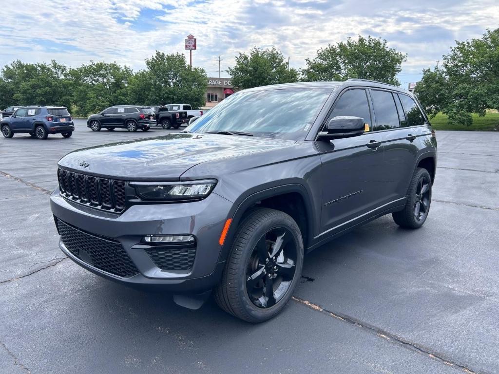 new 2025 Jeep Grand Cherokee L car, priced at $51,472