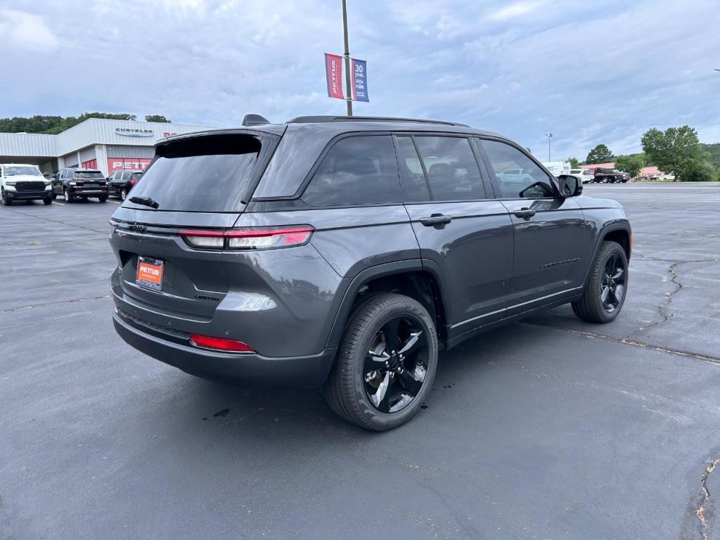 new 2025 Jeep Grand Cherokee L car, priced at $51,472