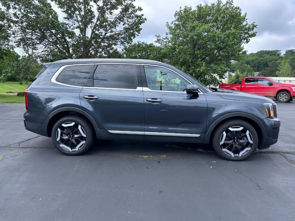 used 2024 Kia Telluride car, priced at $37,399