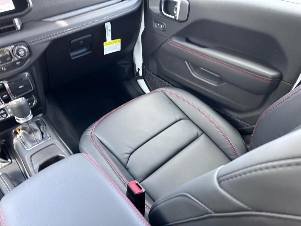 new 2025 Jeep Wrangler car, priced at $59,428
