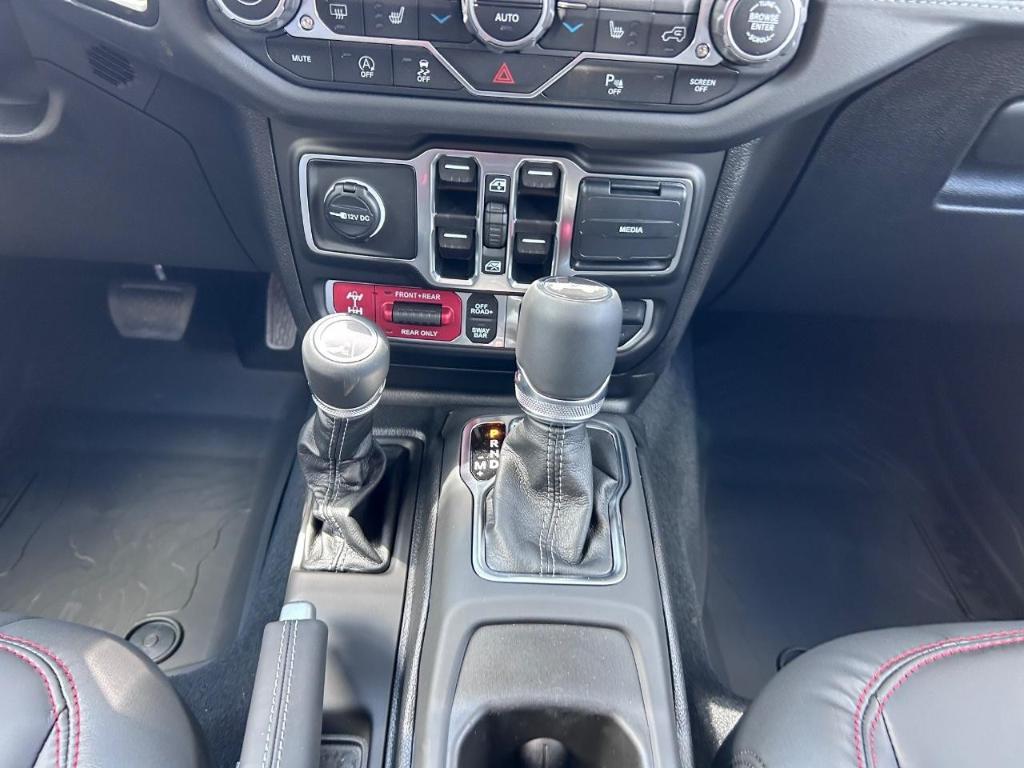 new 2025 Jeep Wrangler car, priced at $59,428