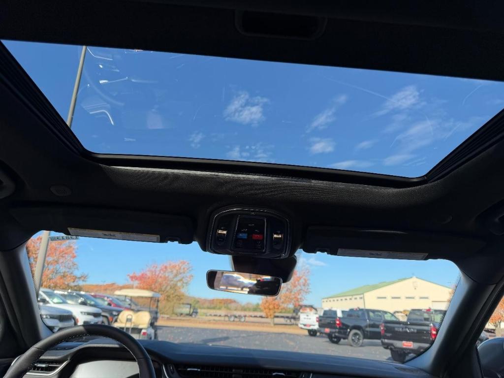 new 2025 Jeep Grand Cherokee car, priced at $34,345