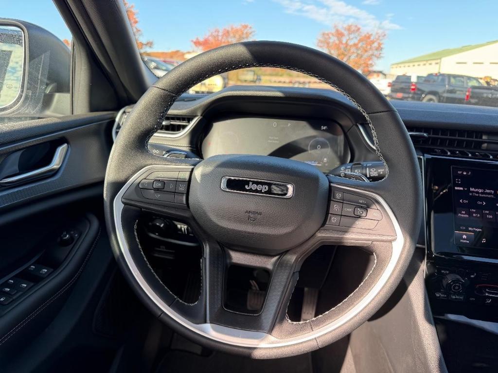 new 2025 Jeep Grand Cherokee car, priced at $34,345