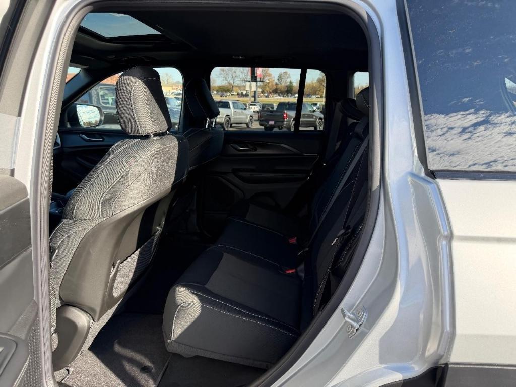 new 2025 Jeep Grand Cherokee car, priced at $34,345