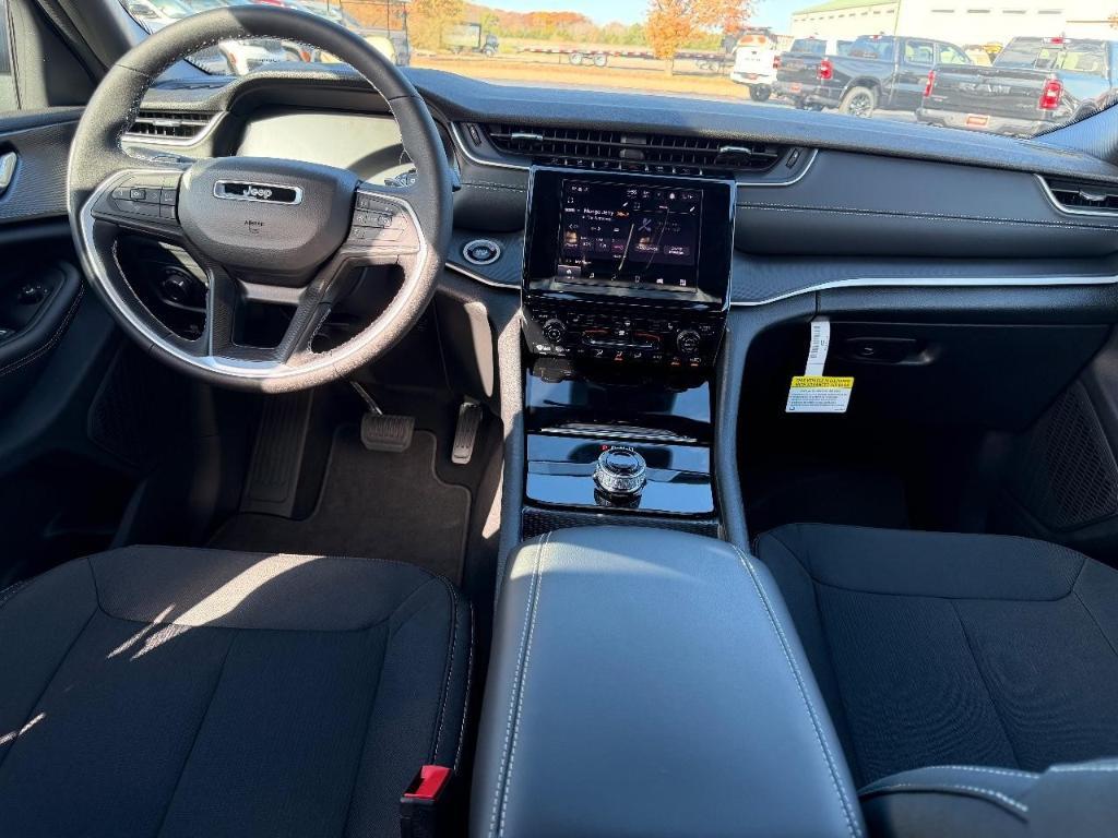 new 2025 Jeep Grand Cherokee car, priced at $34,345