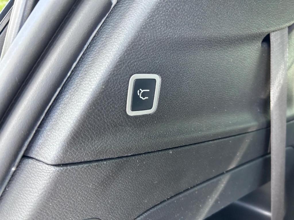 used 2021 Chrysler Pacifica car, priced at $22,095
