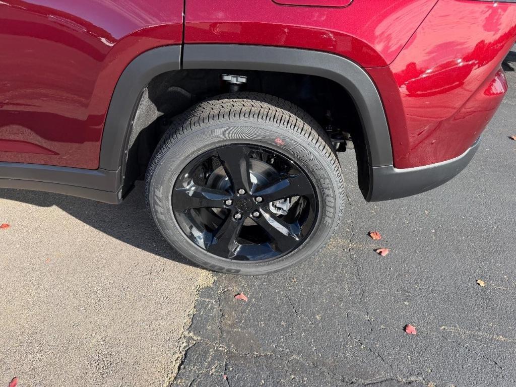 new 2025 Jeep Grand Cherokee car, priced at $40,045