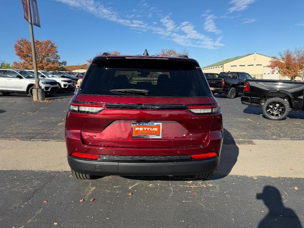 new 2025 Jeep Grand Cherokee car, priced at $40,045