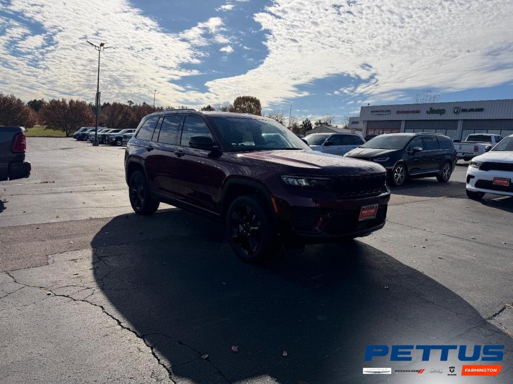new 2025 Jeep Grand Cherokee car, priced at $40,045