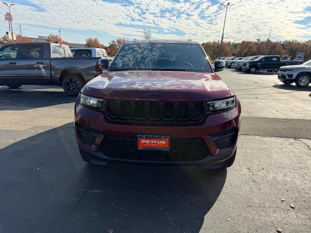 new 2025 Jeep Grand Cherokee car, priced at $40,045