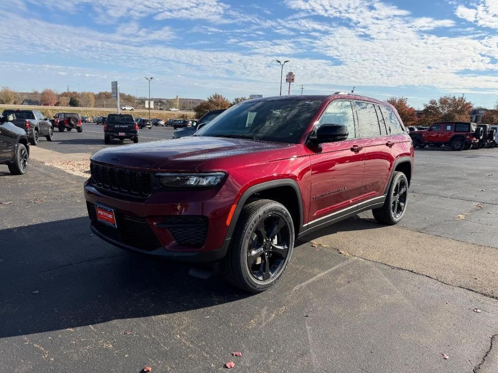 new 2025 Jeep Grand Cherokee car, priced at $40,045