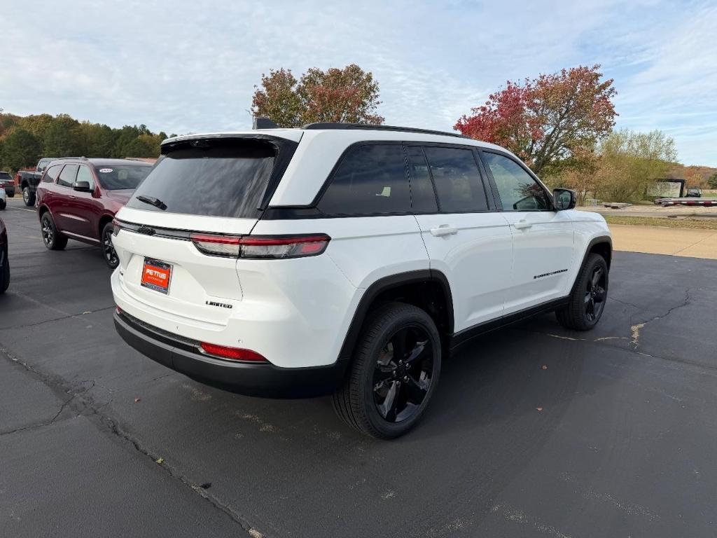 new 2025 Jeep Grand Cherokee car, priced at $42,645