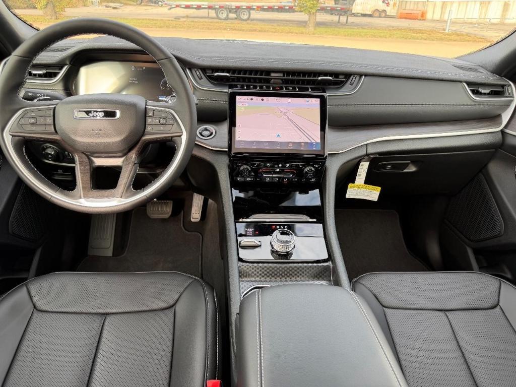 new 2025 Jeep Grand Cherokee car, priced at $42,645