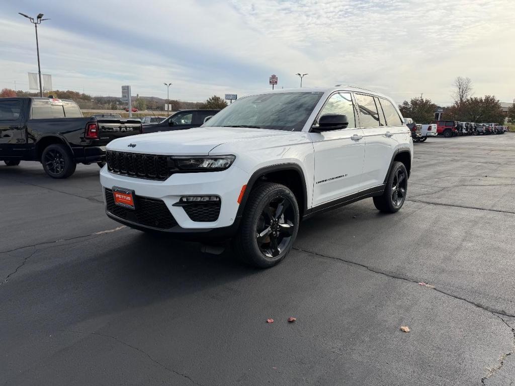 new 2025 Jeep Grand Cherokee car, priced at $42,645