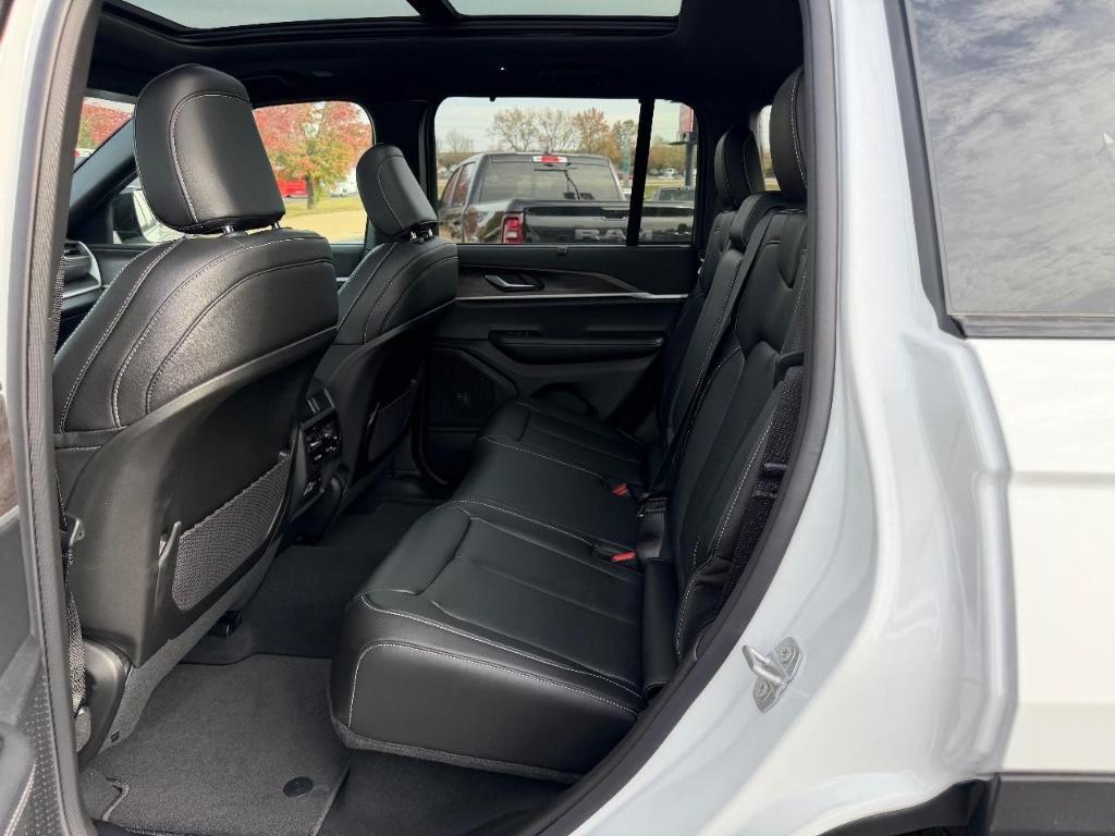 new 2025 Jeep Grand Cherokee car, priced at $42,645