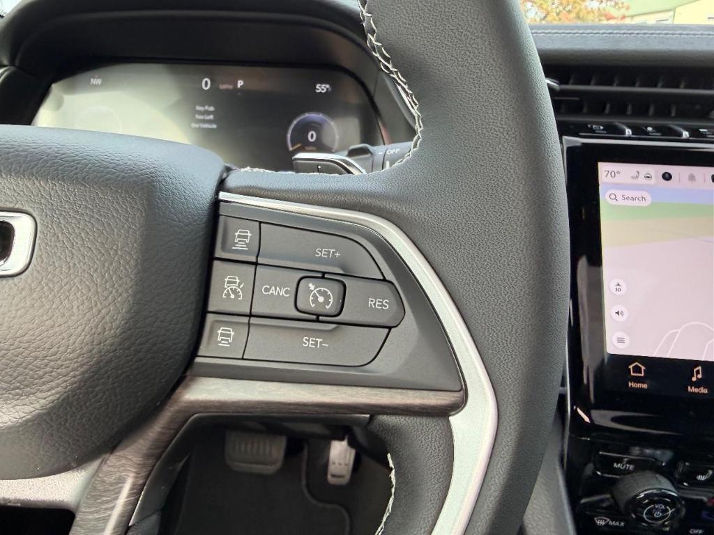 new 2025 Jeep Grand Cherokee car, priced at $42,645