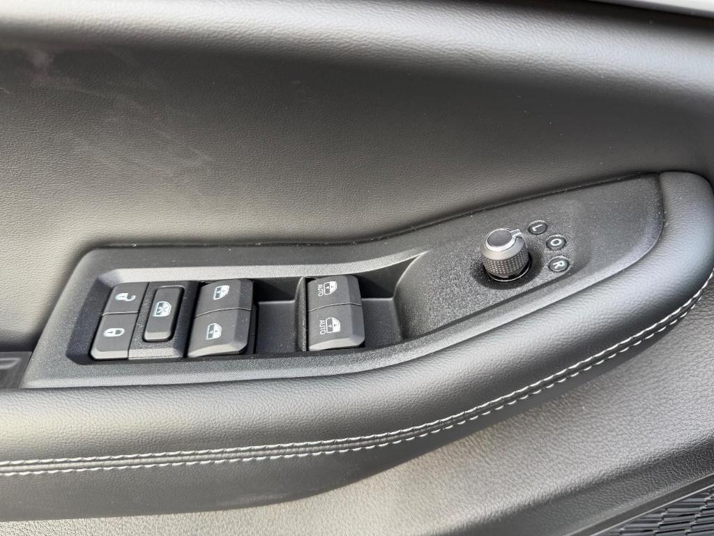 new 2025 Jeep Grand Cherokee car, priced at $42,645