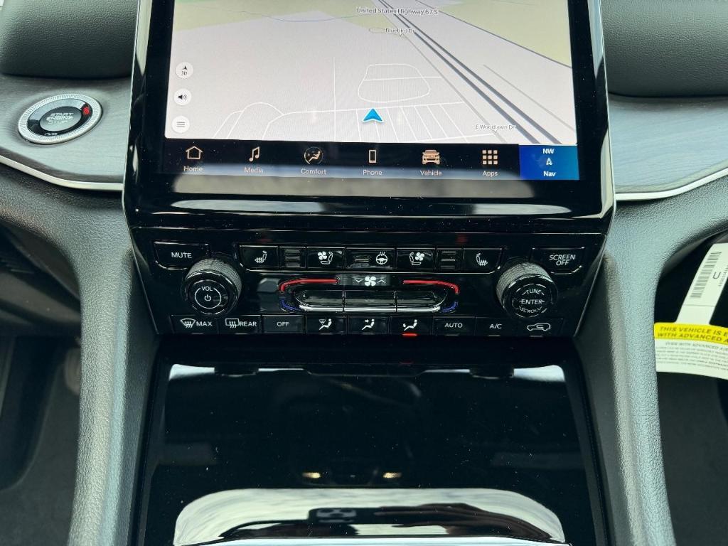 new 2025 Jeep Grand Cherokee car, priced at $42,645