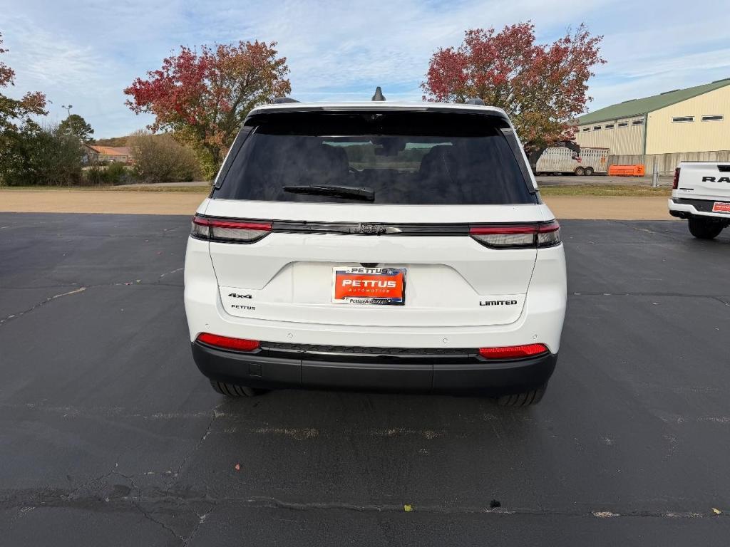 new 2025 Jeep Grand Cherokee car, priced at $42,645