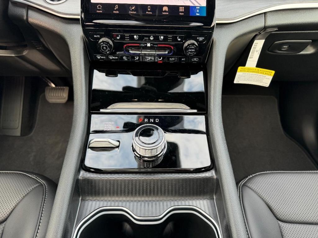 new 2025 Jeep Grand Cherokee car, priced at $42,645