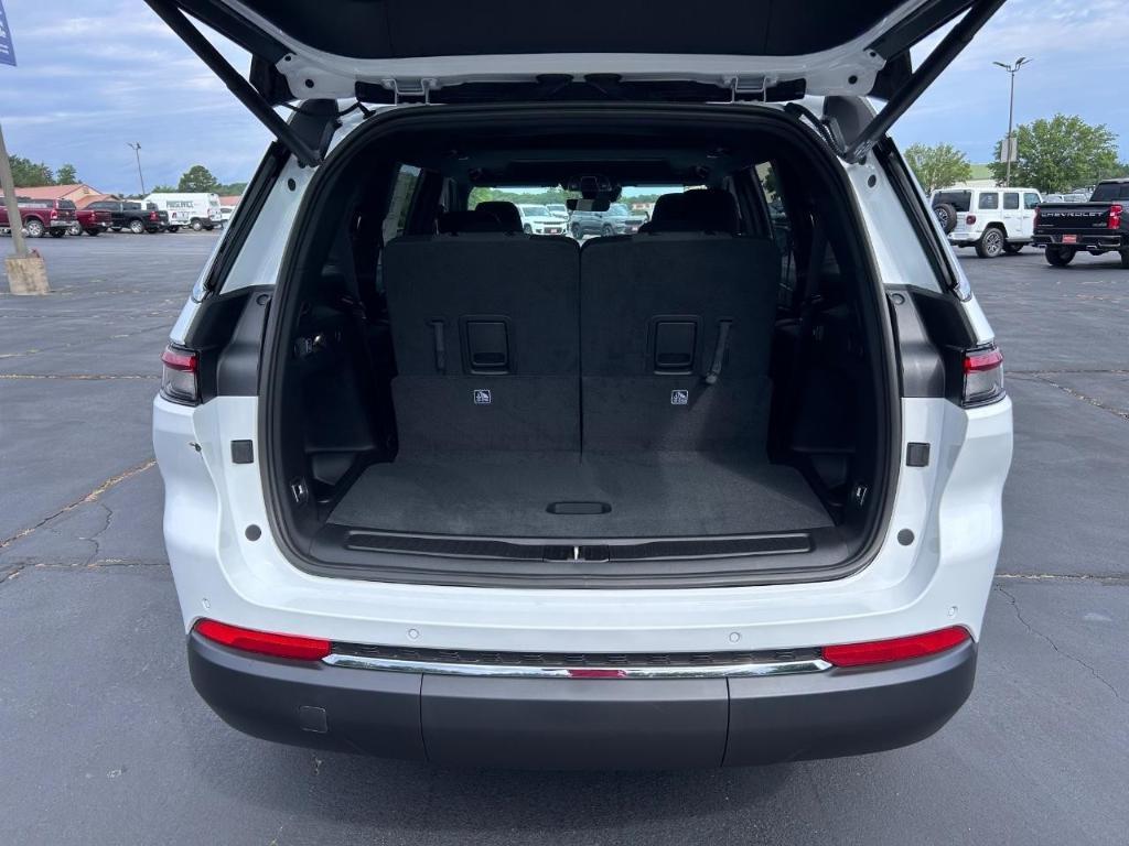 new 2025 Jeep Grand Cherokee L car, priced at $41,204