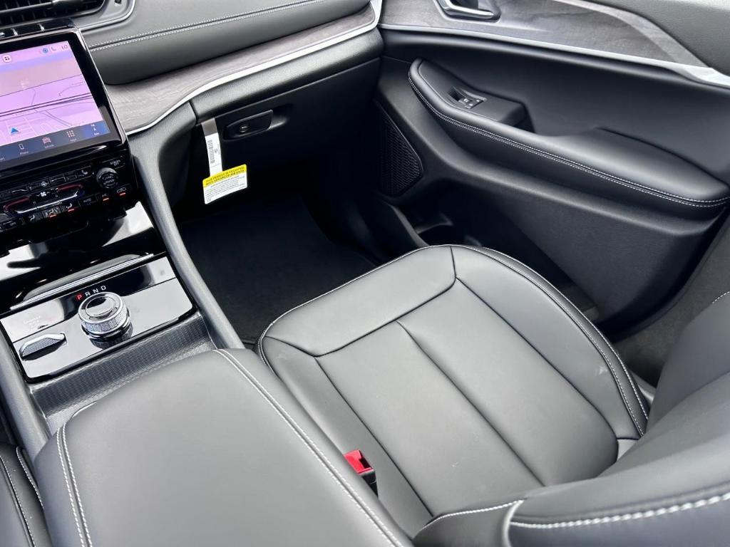 new 2025 Jeep Grand Cherokee car, priced at $35,745